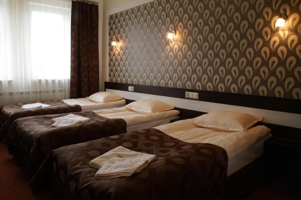 Hotel Trojka Перемишль Номер фото